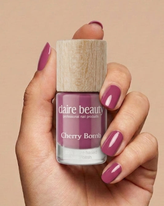 Green Plant Based Nagellack Cherry Bomb