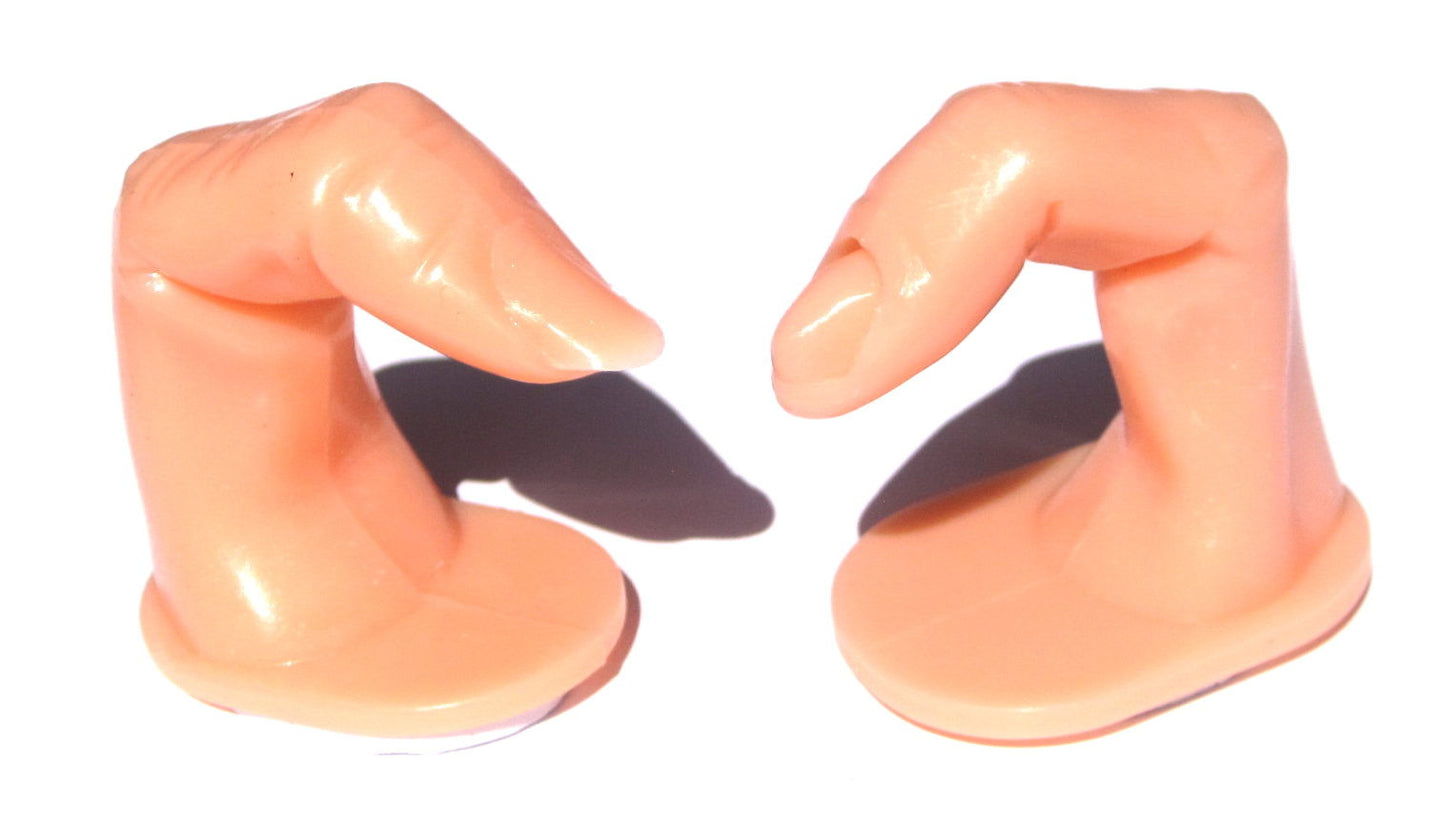 2x practice fingers / 1 with nail for template / 1 without nail for tips