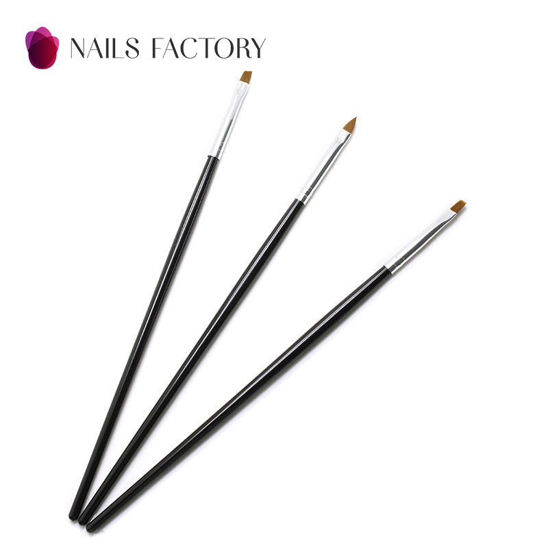 Drei schwarze Gelpinsel von Nails Factory für Nagelkunst und Gelmodellage, verschiedene Pinselgrößen im Set.