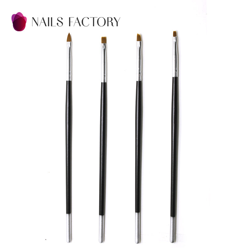 Vier schwarze Gelpinsel im 4er Set von Nails Factory, ideal für Nagelkunst und Gel-Nageltechnik.