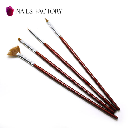 Vier Gelpinsel mit Fächerpinsel von Nails Factory, ideal für Nagelkunst und Gelmodellage, in einem praktischen Set.