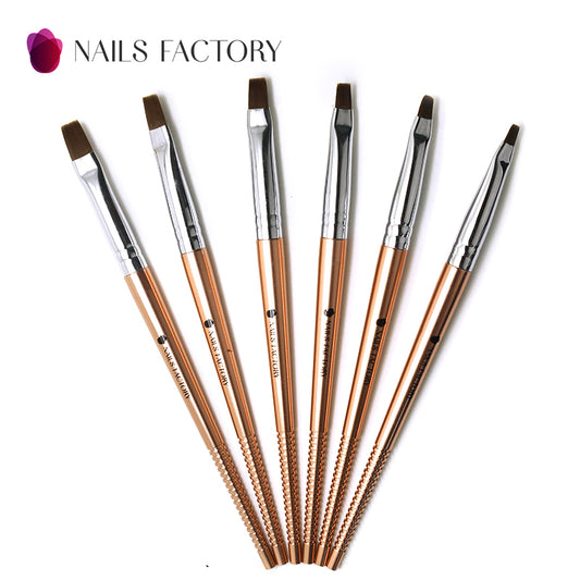 Sechs Gel-Pinsel im Set von Nails Factory, luxuriöses Rosen-Design, ideal für Nagelkunst und Gel-Maniküre.