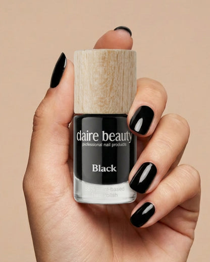 Green Plant Based Nagellack Black