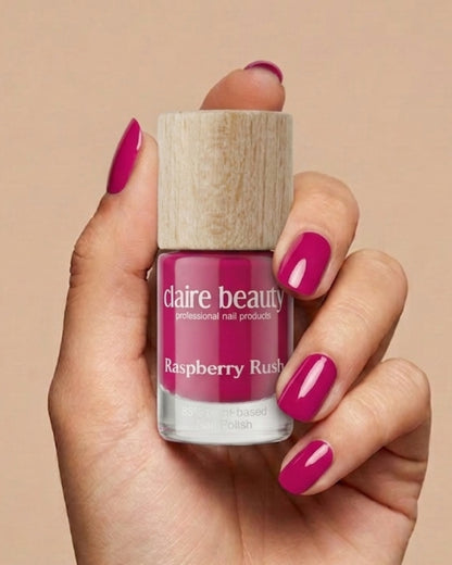 Green Plant Based Nagellack Raspberry Rush