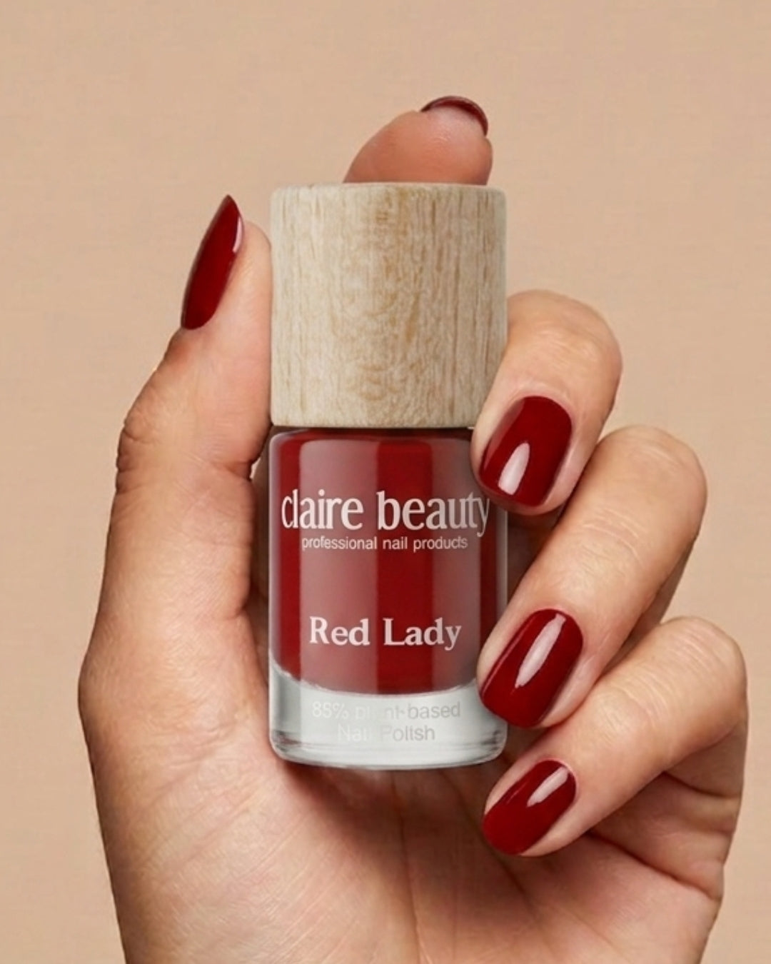 Green Plant Based Nagellack Red Lady