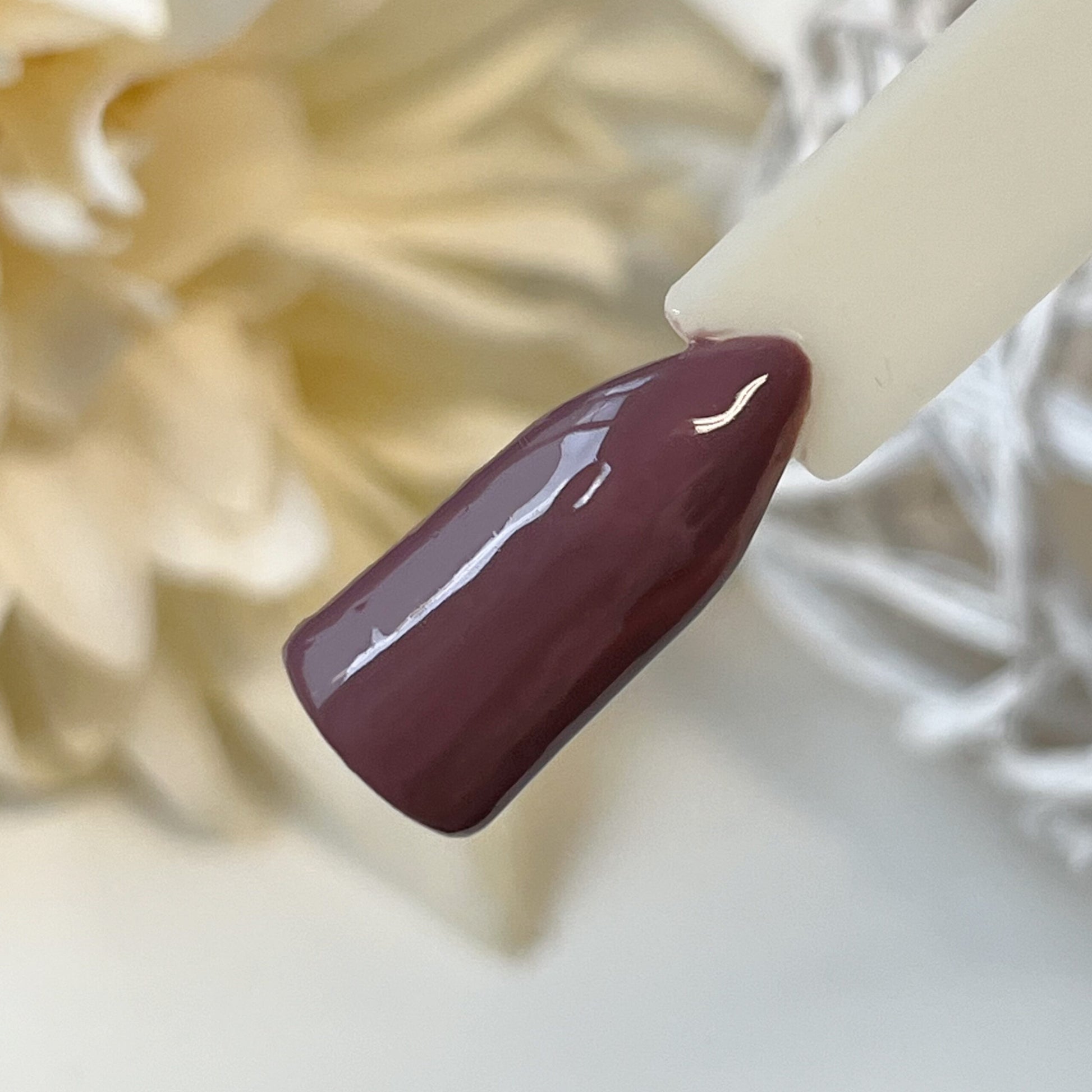 Nails Factory Pumpkin Farbgel Kollektion Herbst 2024, Nude-Mud Farbgel in einer offenen Dose, ideal für Herbstnägel.