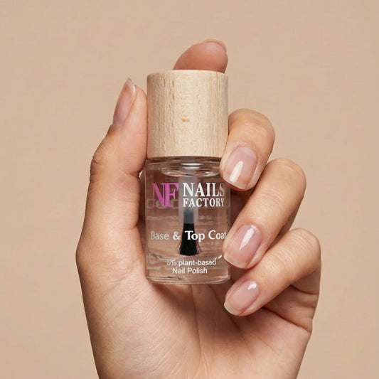 Grüne pflanzenbasierte Nagellack-Base und Top Coat von claire beauty, umweltfreundlich und langlebig für gepflegte Nägel
