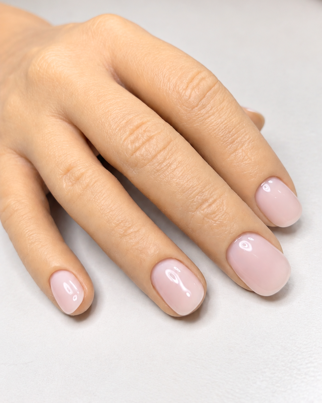 Fiberglas Camouflage Gel Dark Rose auf modellierten Nägeln