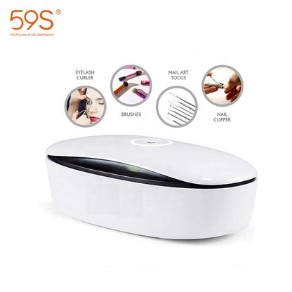 Weiße UVC/LED Sterilisator-Box von claire beauty, kompakt und modern, für keimfreie Gegenstände.